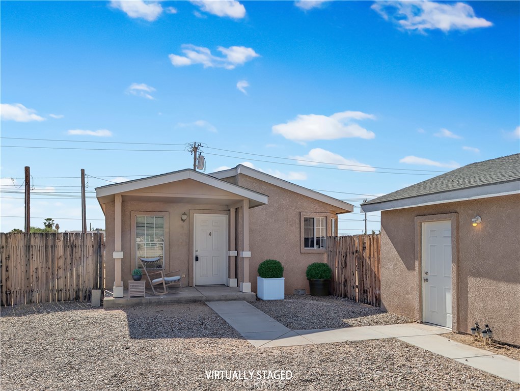 An amazing opportunity for a first time home-buyer! Spacious 3 bedroom/2 bath open floor plan with fully fenced backyard. The front yard is desert landscape for low maintenance. The backyard is a blank slate to make the relaxation area of your dreams. The detached 2 car garage is an added bonus to keep your vehicles out of the desert elements. This well put together home is being sold through the Riverside County Economic Development Agency. See the link below for details.
https://rivcohws.org/downpayment-assistance#2741959481-378089290
¡Una oportunidad increíble para un comprador de vivienda por primera vez! Amplio plano de planta abierto de 3 habitaciones/2 baños con patio trasero completamente cercado. El patio delantero es un paisaje desértico de bajo mantenimiento. El patio trasero es una pizarra en blanco para hacer el área de relajación de tus sueños. El garaje separado para 2 autos es una ventaja adicional para mantener sus vehículos fuera de los elementos del desierto. Esta casa bien construida se vende a través de la Agencia de Desarrollo Económico del Condado de Riverside. Vea el enlace de abajo para más detalles.
https://rivcohws.org/downpayment-assistance#2741959481-378089290