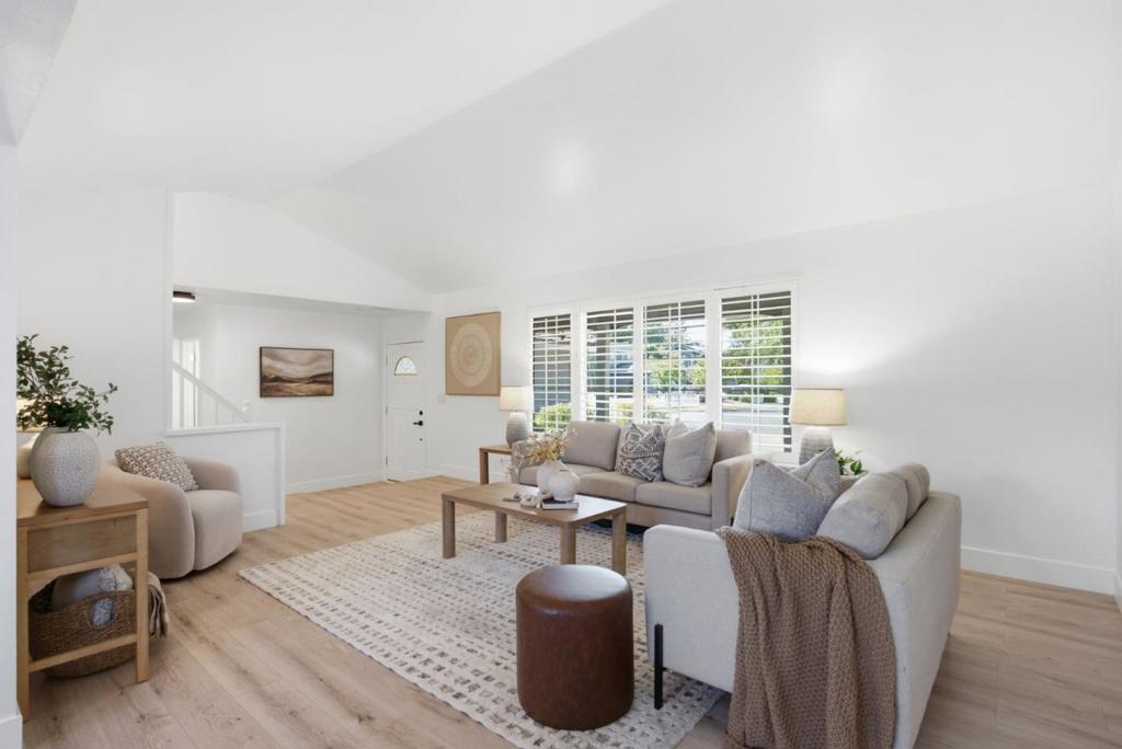 6088 Knoll Park Court