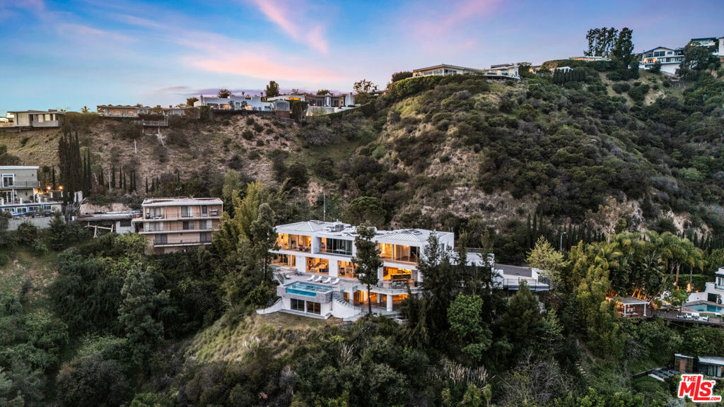 8854 Thrasher Avenue