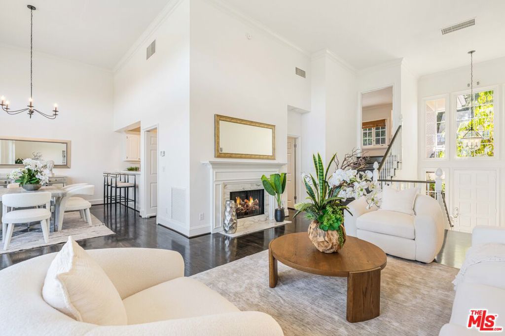 2204 The Terrace