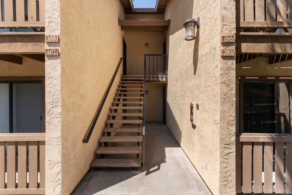 10284 BLACK MOUNTAIN Road 185