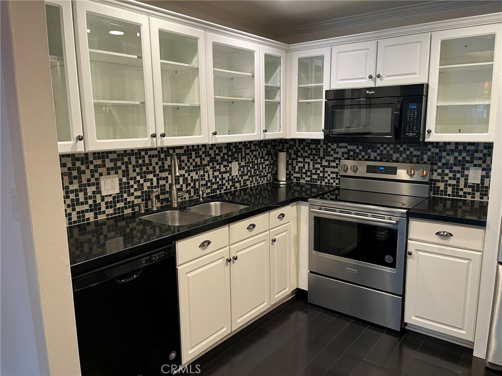 102 Scholz Plaza 149