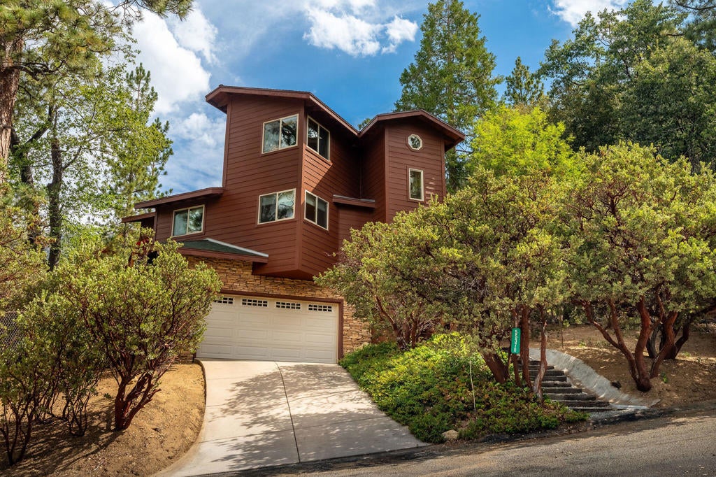 55370 Silver Tip Lane