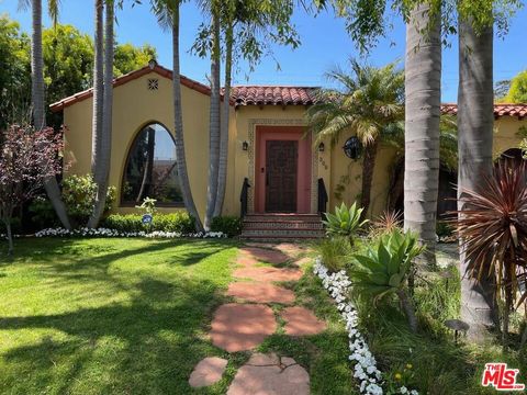 Photo of 309 S Crescent Drive, Beverly Hills, CA 90212 (MLS # 26652689)
