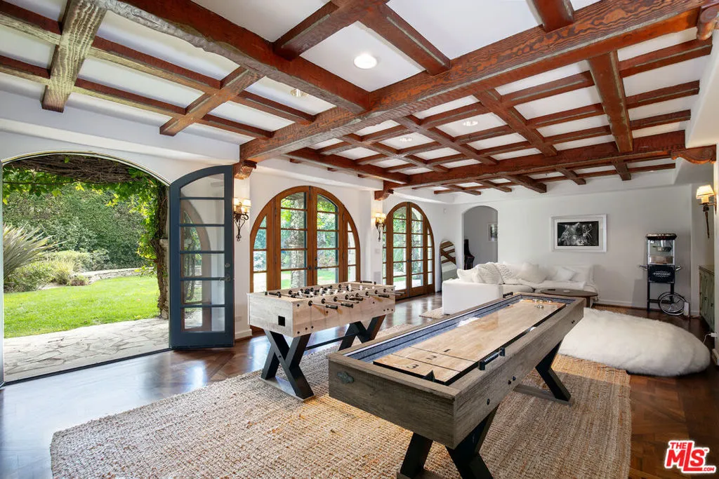 Beverly Hills, California 90210, United States, 4 Bedrooms Bedrooms, ,5 BathroomsBathrooms,Residential,Active,87820