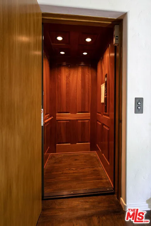 Beverly Hills, California 90210, United States, 4 Bedrooms Bedrooms, ,5 BathroomsBathrooms,Residential,Active,87820