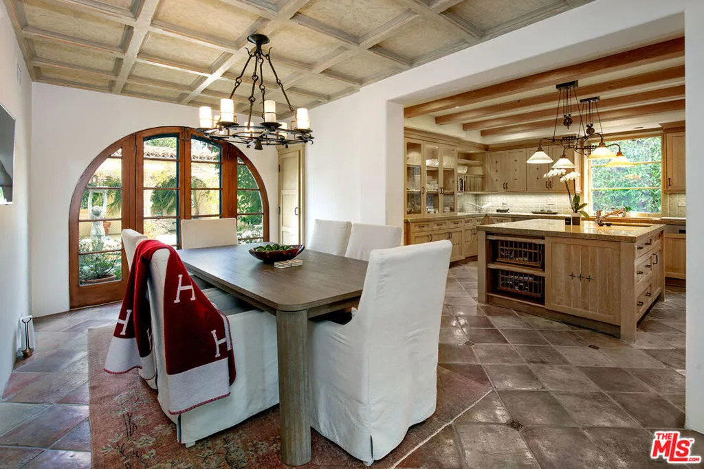 Beverly Hills, California 90210, United States, 4 Bedrooms Bedrooms, ,5 BathroomsBathrooms,Residential,Active,87820