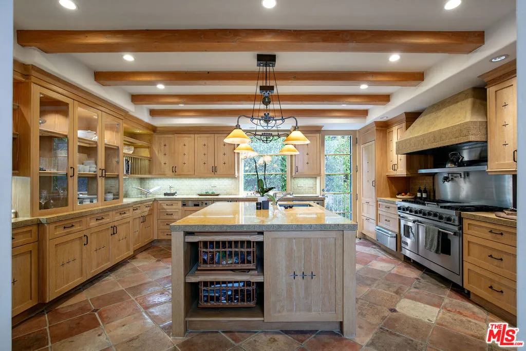 Beverly Hills, California 90210, United States, 4 Bedrooms Bedrooms, ,5 BathroomsBathrooms,Residential,Active,87820