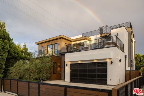 Photo of 1390 Morningside Way, Venice, CA 90291 (MLS # 26101804)