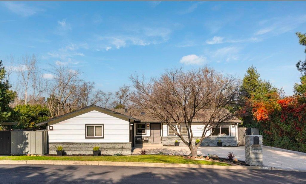 Photo of 2084 2084 Mallard Dr Dr, Walnut Creek, CA 94597 (MLS # 41121148)