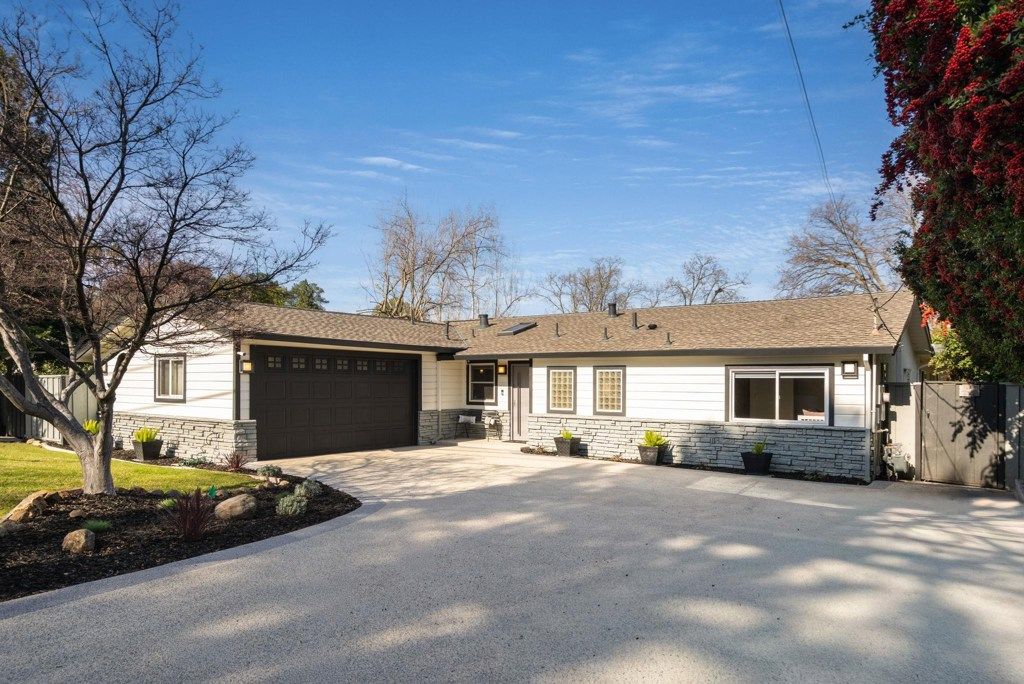 Photo of 2084 2084 Mallard Dr Dr, Walnut Creek, CA 94597 (MLS # 41121148)