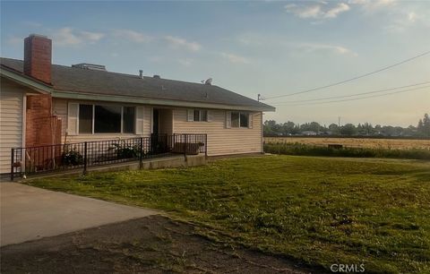 679 E Mulberry Avenue Porterville CA 93257