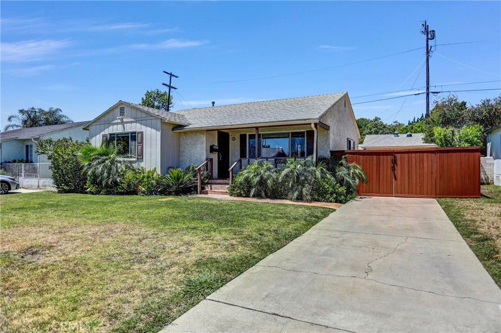 Photo of 6225 Langdon Avenue, Van Nuys, CA 91411 (MLS # SR25231201)