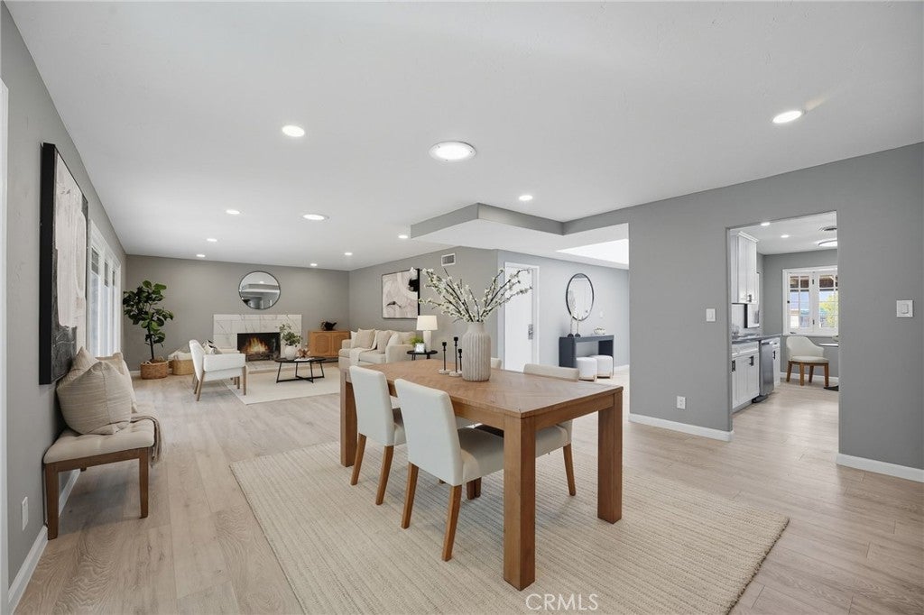 1548 Lacewood