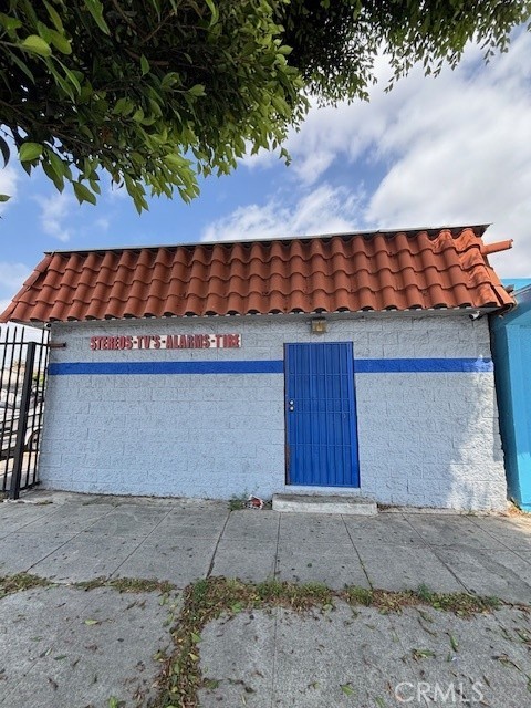 Prime Corner Commercial Offering in Compton – 4 Parcels Sold Together!
Incredible opportunity to acquire four contiguous parcels in the heart of Compton, offered as one combined sale. Totaling an expansive footprint, these parcels include APNs 6183-002-018, 6183-002-019, 6183-002-020, and 6183-002-021, with street addresses at 310-312 N Long Beach Blvd.
Last operated as an auto specialty business featuring stereo, tire, and alarm installations, this property offers excellent versatility for automotive, commercial, retail, or mixed-use redevelopment (buyer to verify uses with the city).
Situated on a high-visibility corner lot, the site boasts significant frontage along bustling Long Beach Blvd. and benefits from strong daily traffic counts. The surrounding area is a vibrant commercial corridor with a mix of auto-related businesses, retail, service shops, and residential neighborhoods. Compton continues to see steady revitalization and development, fueled by its central location, proximity to major freeways (710, 105, 91), and access to both the Los Angeles and Long Beach ports.
This property is ideal for investors, developers, or owner-users seeking a strategic location with excellent exposure and future growth potential.