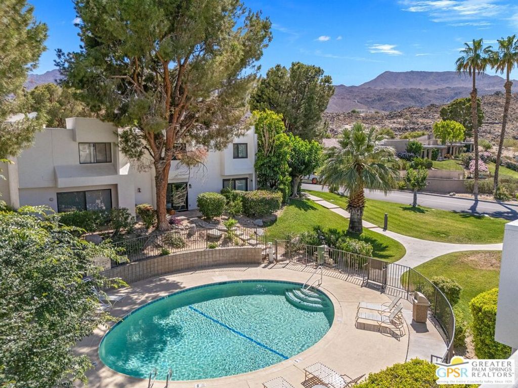 Photo of 48756 Desert Flower Drive, Palm Desert, CA 92260 (MLS # 25598647PS)