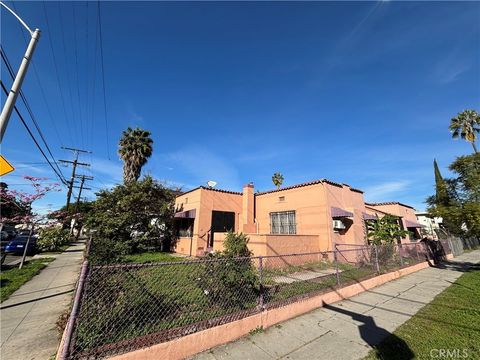 Photo of 5101 Lemon Grove, Los Angeles, CA 90029 (MLS # CV26014296)