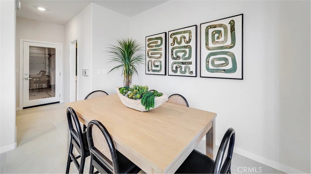 2703 Cloudview Privado