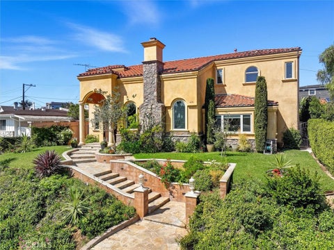 Photo of 439 Catalina Dr, Newport Beach, CA 92663 (MLS # NP26219144)