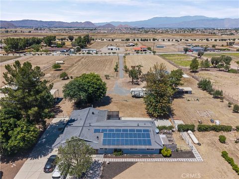 Photo of 28736 Warren RD, Hemet, CA 92545 (MLS # SW26102780)