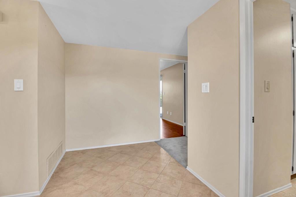 12080 Calle De Maria