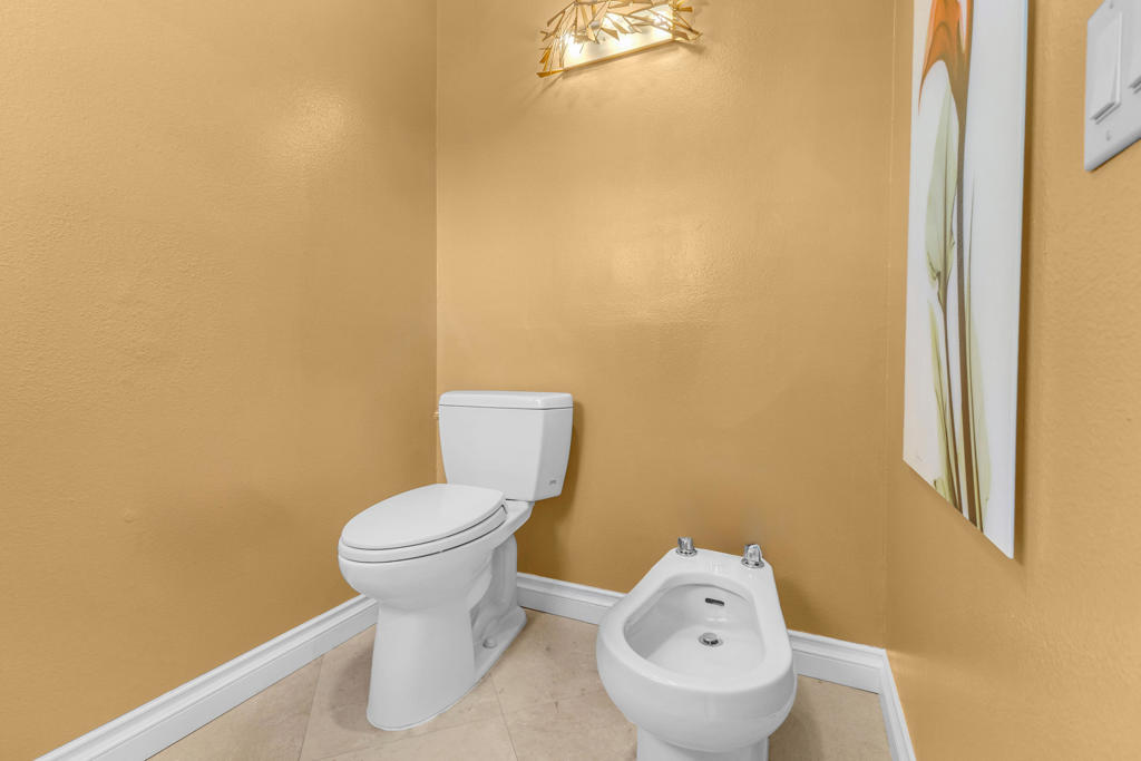 Rancho Mirage C.C. - Residential Lease