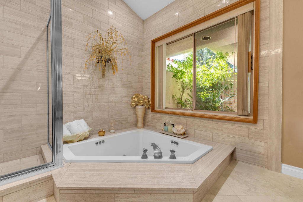 Rancho Mirage C.C. - Residential Lease