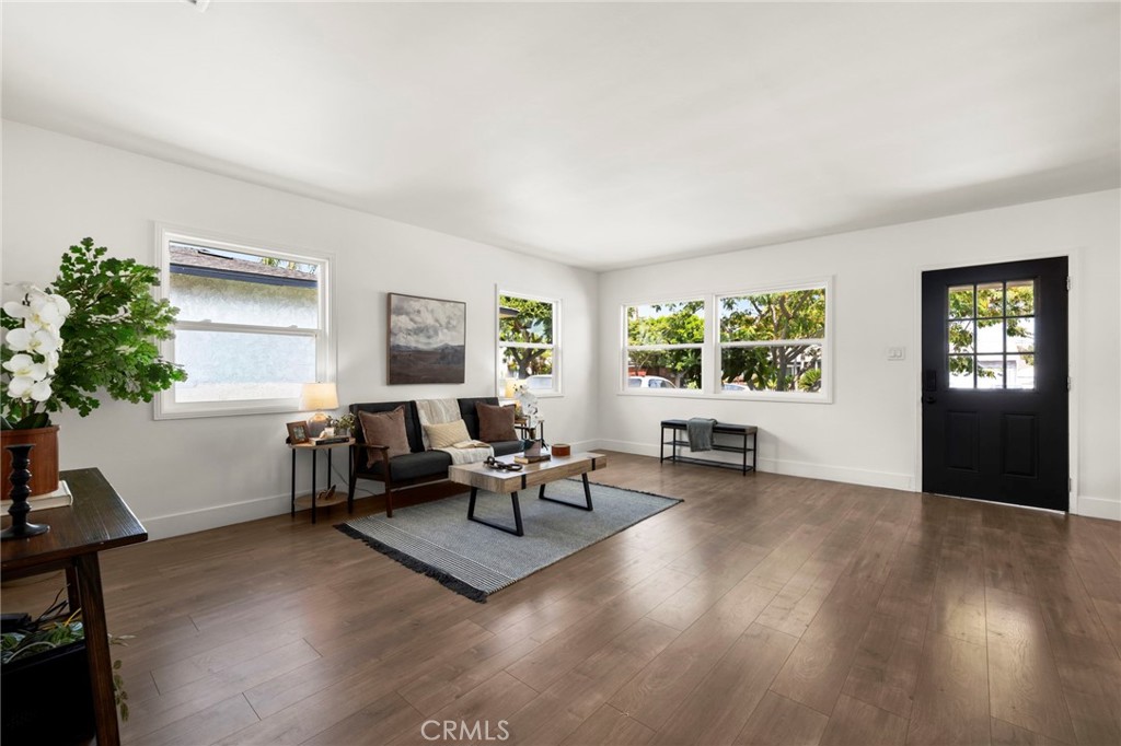 221 Chinchilla Street