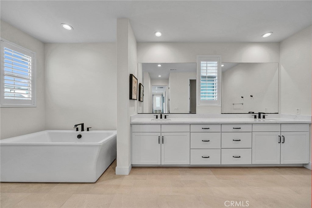 366 Baluster, Irvine CA 92618 - Photo 40