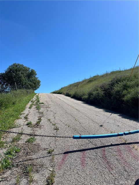 Tiny photo for 5160 Needs Road Name, Paso Robles, CA 93446 (MLS # NS25251574)