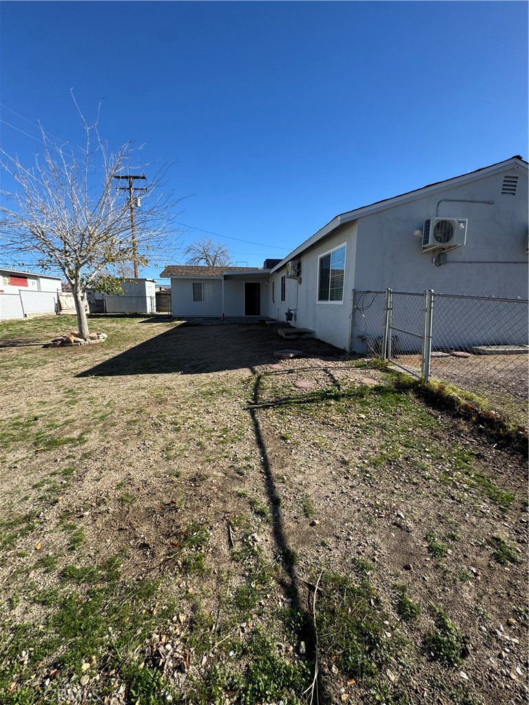 435 S 1st
