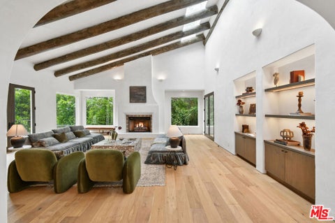 Photo of 17647 BELINDA Street, Encino, CA 91316 (MLS # 26989625)