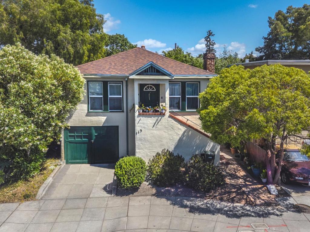 103115 James Avenue