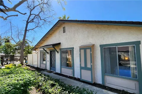 820 E Silver Maple Dr, Azusa, CA 91702 - MLS#: CV26049604