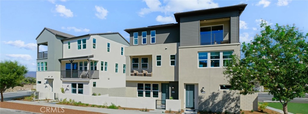 Coral at Valencia - Residential