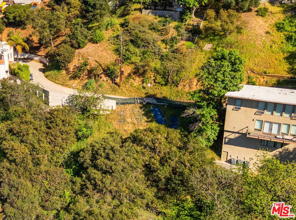 2123 Groveland Drive