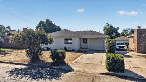Photo of 219 W Victoria ST, Rialto, CA 92376 (MLS # CV26217623)