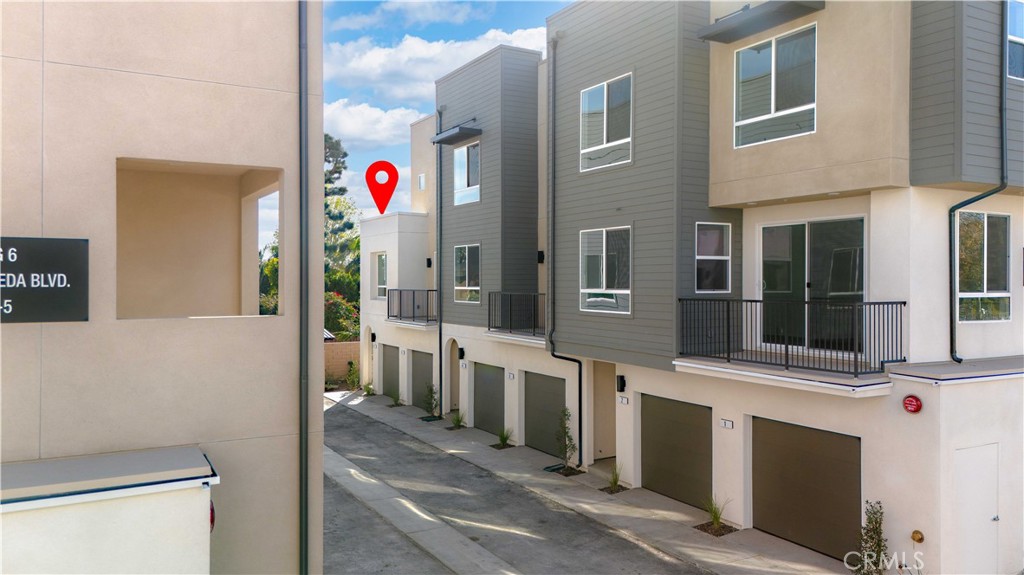 9423 1/2 N. Sepulveda Blvd. 6