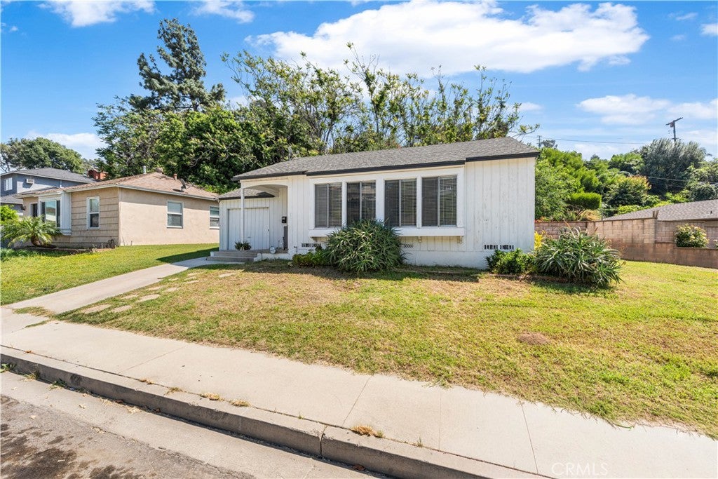 1034 Loma Verde