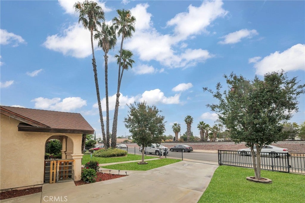 7863 Railroad Avenue