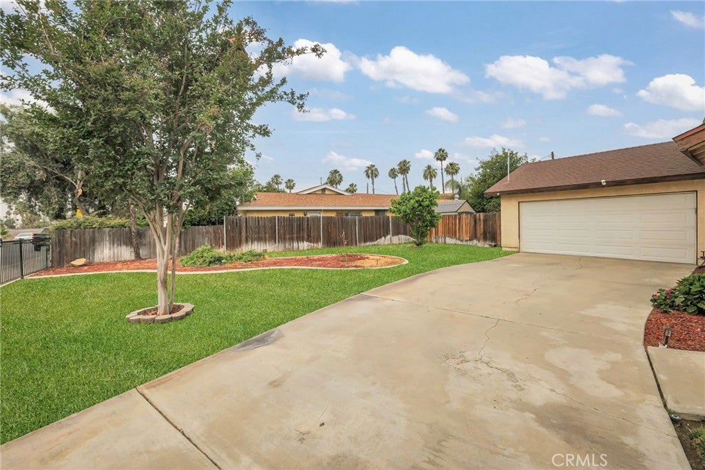 7863 Railroad Avenue