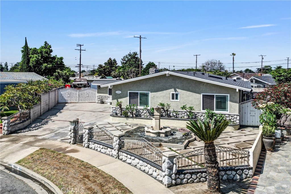 11841 Debbie Lane
