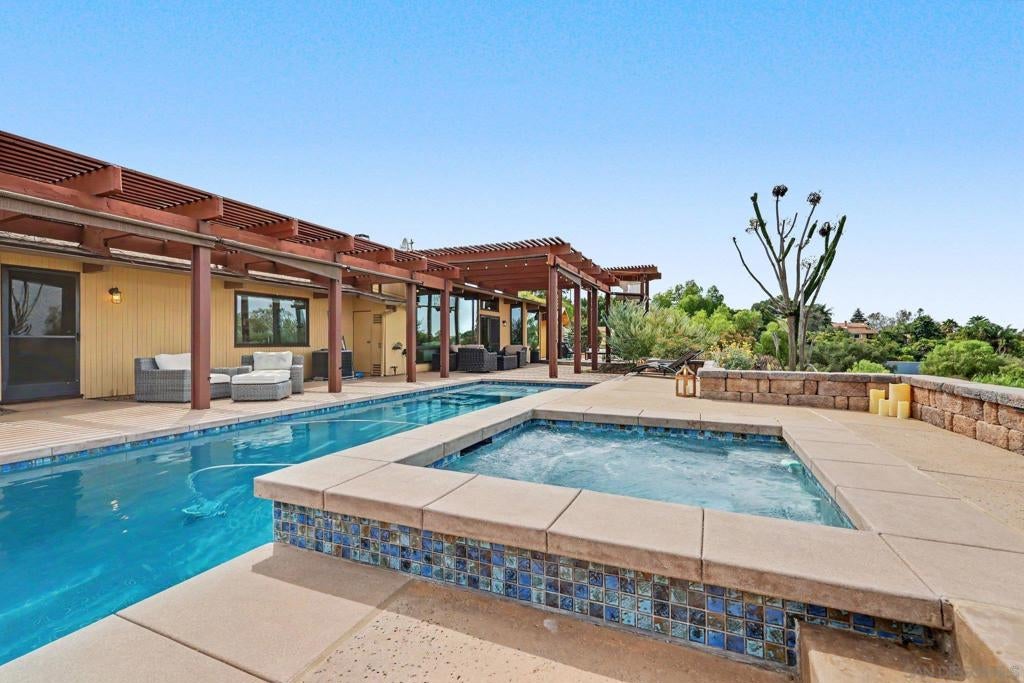 30218 Cool Valley Ln
