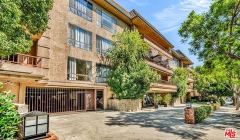 Photo of 1124 N KINGS Road #102, West Hollywood, CA 90069 (MLS # 25585377) Photo of 1124 N KINGS Road #102, West Hollywood, CA 90069 (MLS # 25585377)