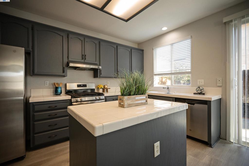 WOODFIELD ESTS - Residential