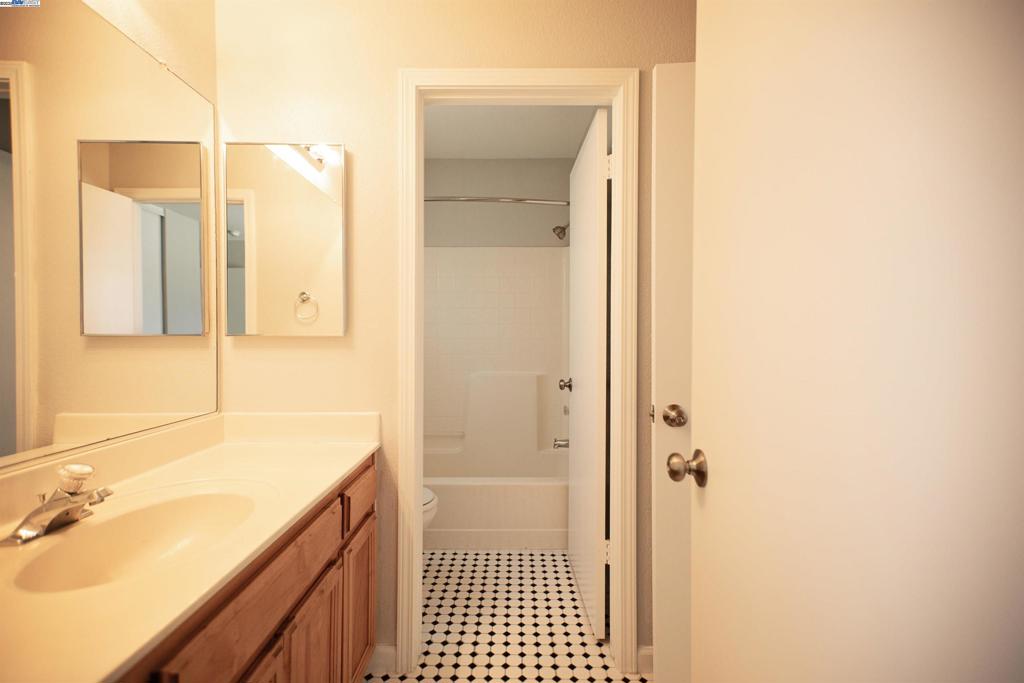 WOODFIELD ESTS - Residential