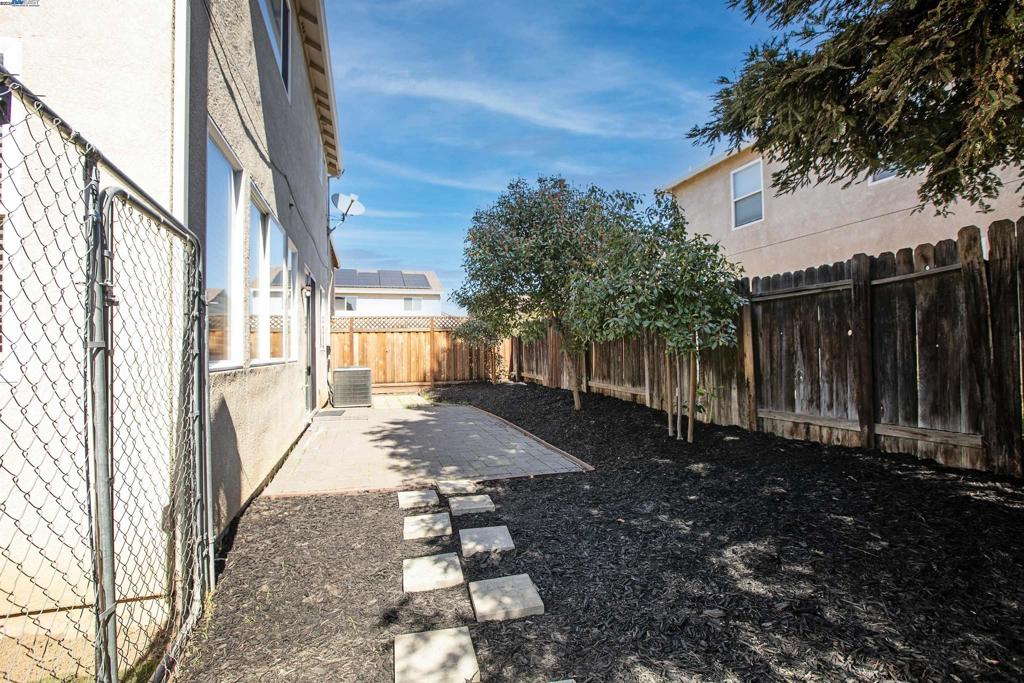 WOODFIELD ESTS - Residential