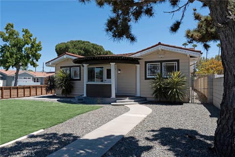Photo of 1104 W Palm Avenue, Orange, CA 92868 (MLS # OC26185388)