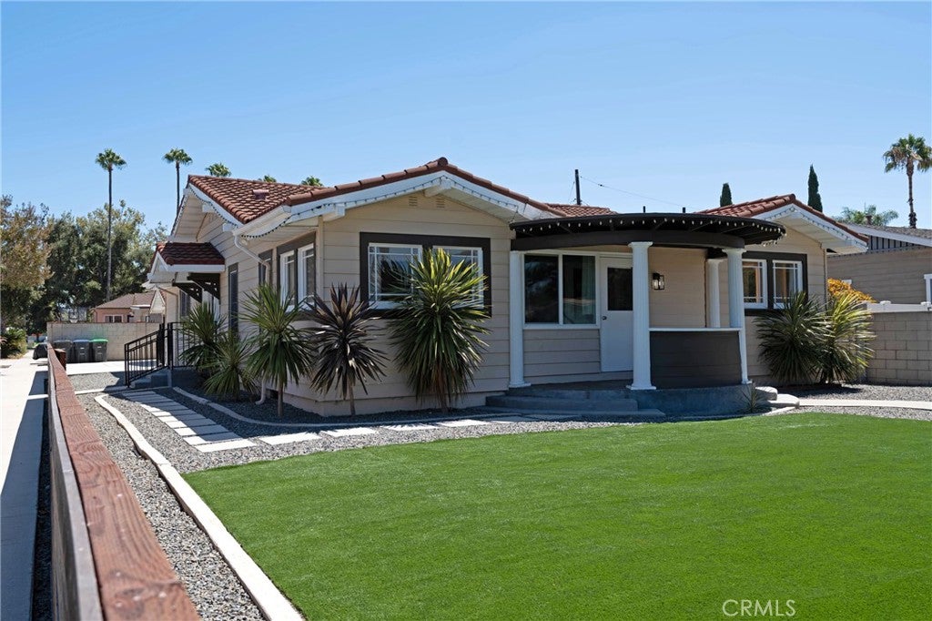 1104 W Palm Avenue