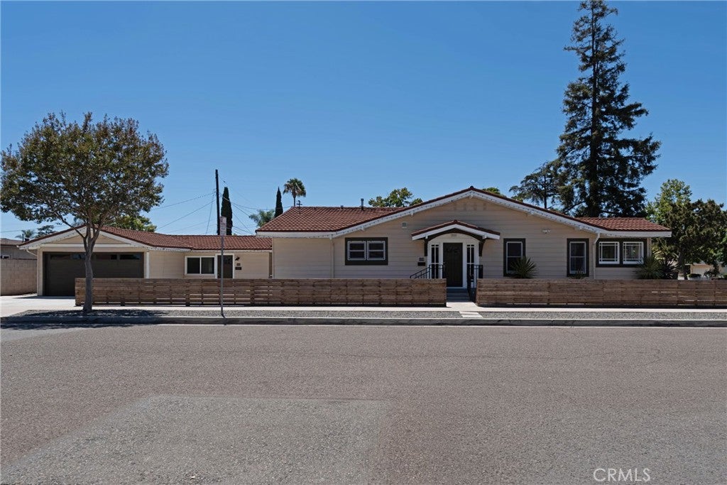 1104 W Palm Avenue